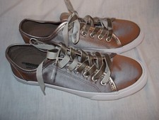 Zapatillas Mujer Color Champagne Mossimo Supply Co./Talla 6