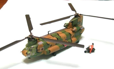 1/144 TAKARA CH-47J+Rescue figure on motorcycl MICRO WORLD Series D1 #8 Have Box