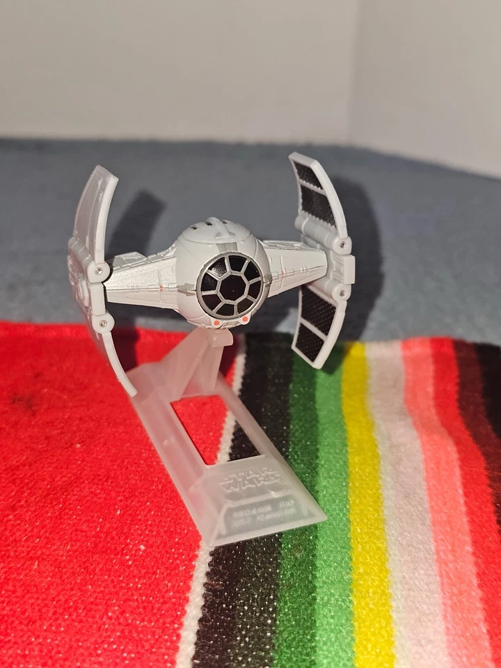 5 мини-фигурок кораблей/транспортных средств и две мини-фигурки Star Wars - Изображение 4 из 4