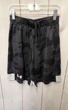 Under Armour Boy's Size 10/12 Black Shorts