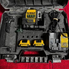 DeWalt DW089LG 12V Green Line 3 x 360 Laser Level Laser Kit