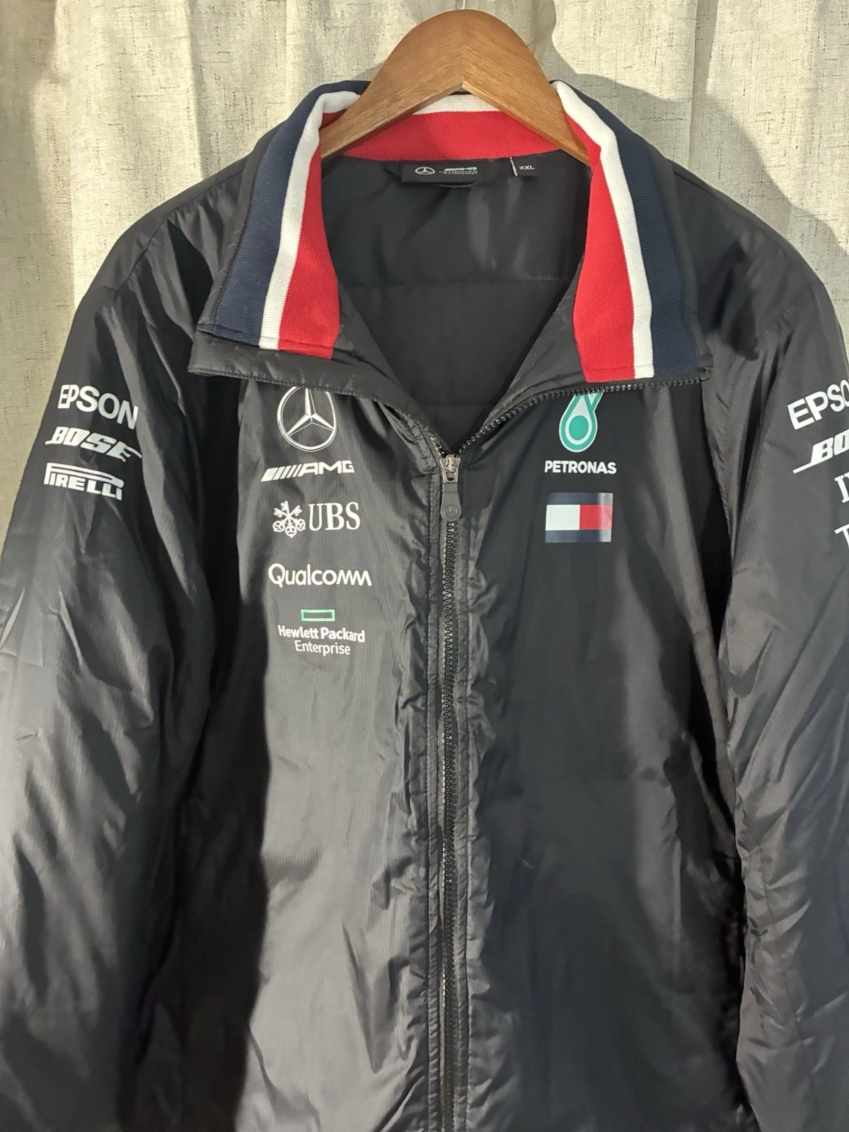 Mercedes-AMG Motorsport Petronas Full Zip F1 Team Softshell Puffer Jacket XXL image 7