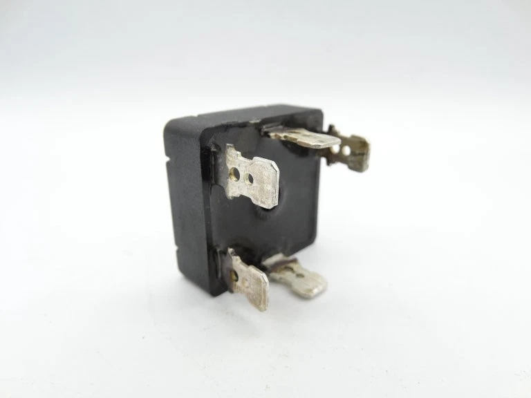 E-T-A CIRCUIT BREAKERS 2210-S231-P1T1-H0-20A CIRCUIT BREAKER - Image 2 of 4