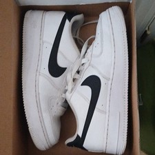 Nike Mens White/Black Solid Low Top Lace-Up A...