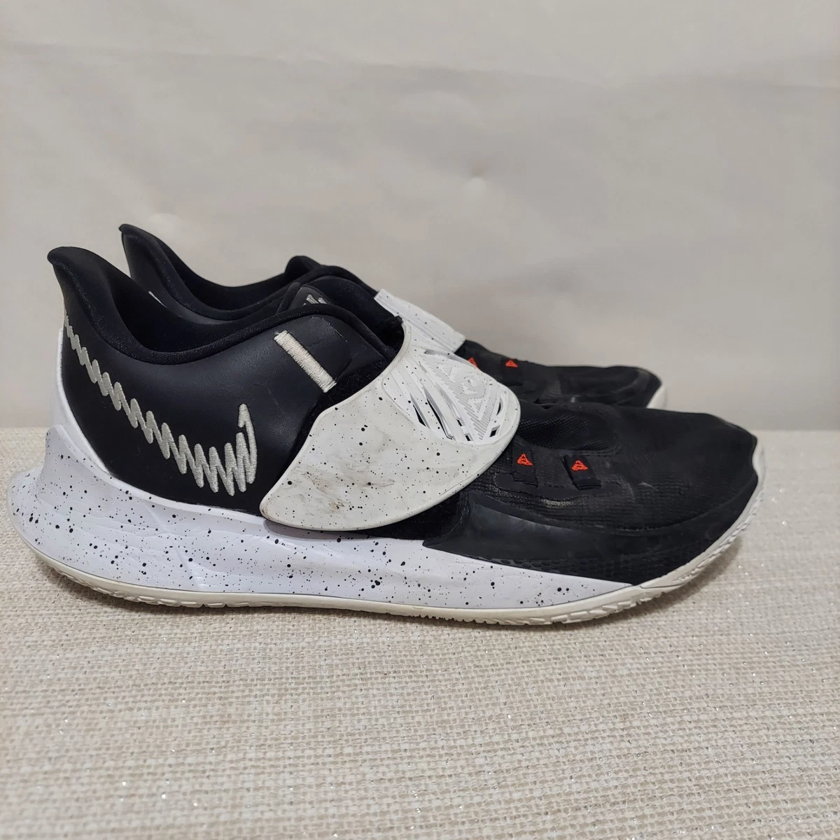 Kyrie3バスケットボールシューズ US9 Nike Kyrie 3 Team Low Black White for Sale | Authenticity
