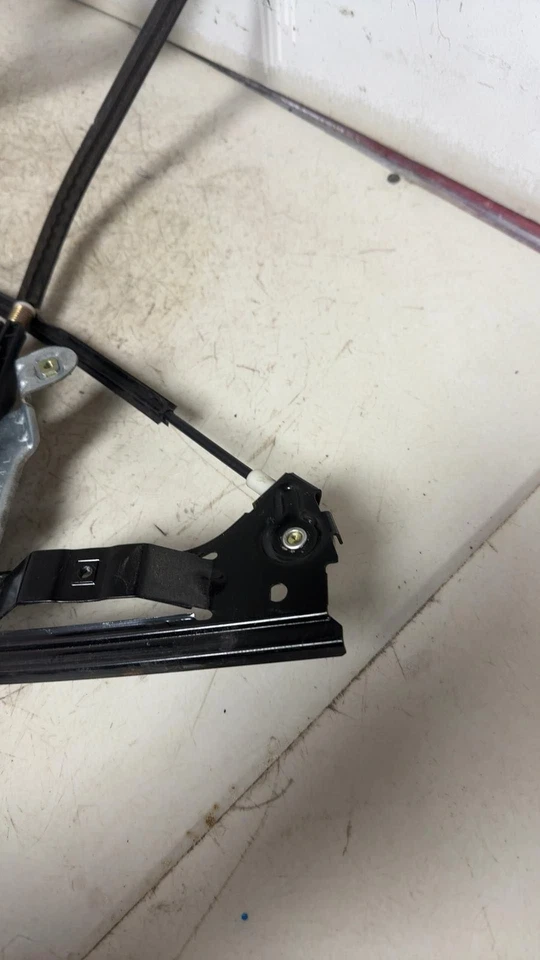 03-08 ISUZU ASCENDER 02-09 CHEVY TRAILBLAZER DRIVERS LEFT FRONT DOOR REGULATOR Foto 3 de 4