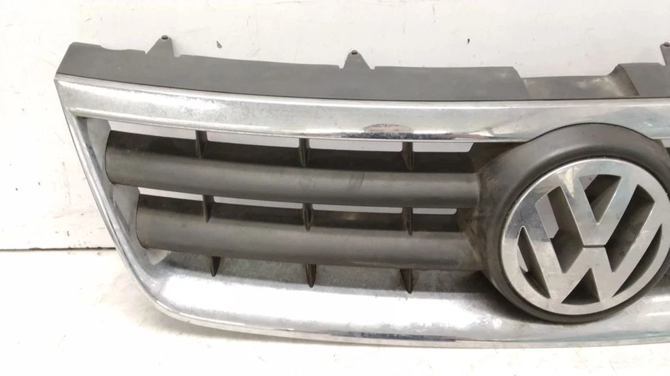 2004 Volkswagen Touareg I 2.5TDI Front Upper Bumper Grille Radiator - Image 3 of 4