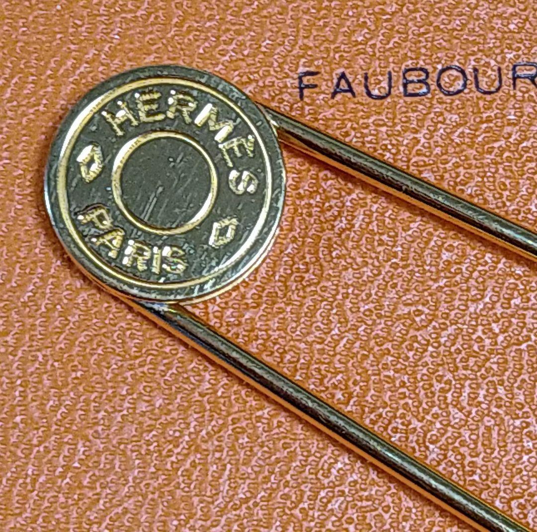 HERMES Serie Pin Brooch Gold Metal No Box Round Logo Women's HERMES Serie Pin Brooch Gold Metal No Box Round Logo Women's