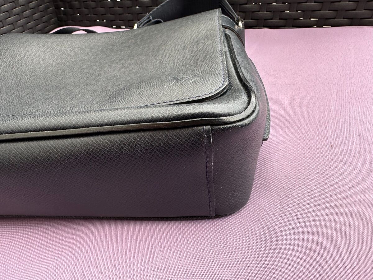 Louis Vuitton Roman PM Messenger Bag In Ardoise Taiga Louis Vuitton Roman PM Messenger Bag In Ardoise Taiga