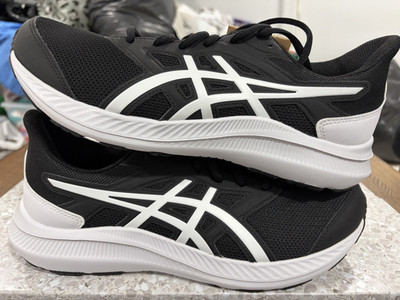 ASICS Women s JOLT 4   Black and White  Super Light and Comfortable