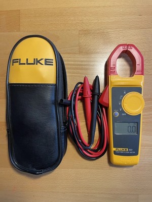 FLUKE 323 TRUE RMS CLAMP METER