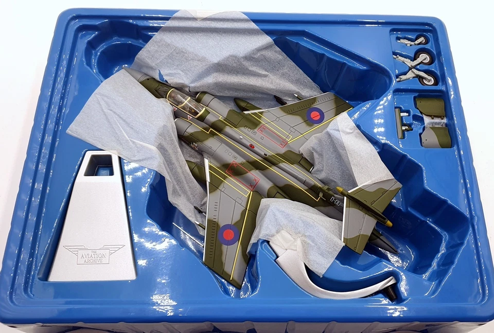 Corgi 1/72 AA34102 Hawker Siddeley Buccaneer S.Mk.2B 12Sqn 1979 - Image 4 of 4