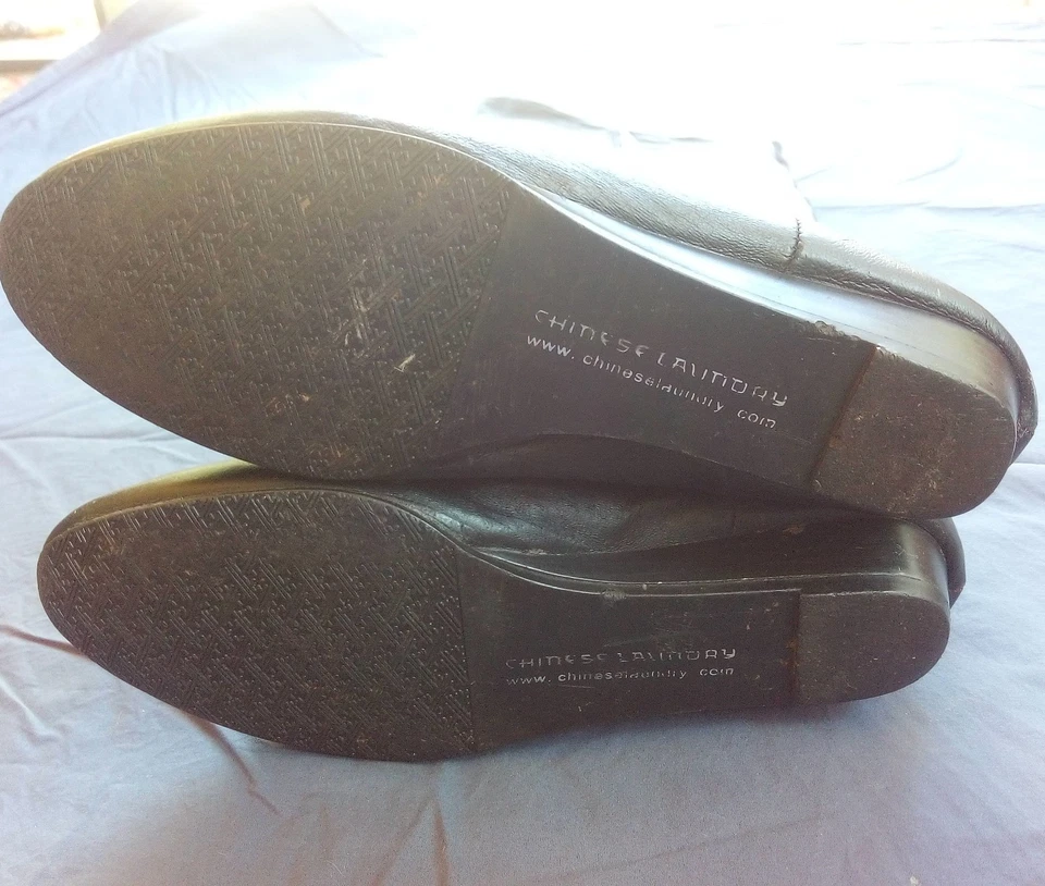 Botas planas chinas de cuero negro por encima de la rodilla para mujer talla 7,5 Foto 2 de 4