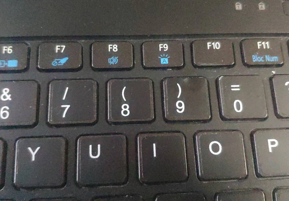 ACER P645-S INTEL I5-5300U 8GB RAM 256GB SSD 14" HD NOTEBOOK grado B- IN OFFERTA - Immagine 4 di 4