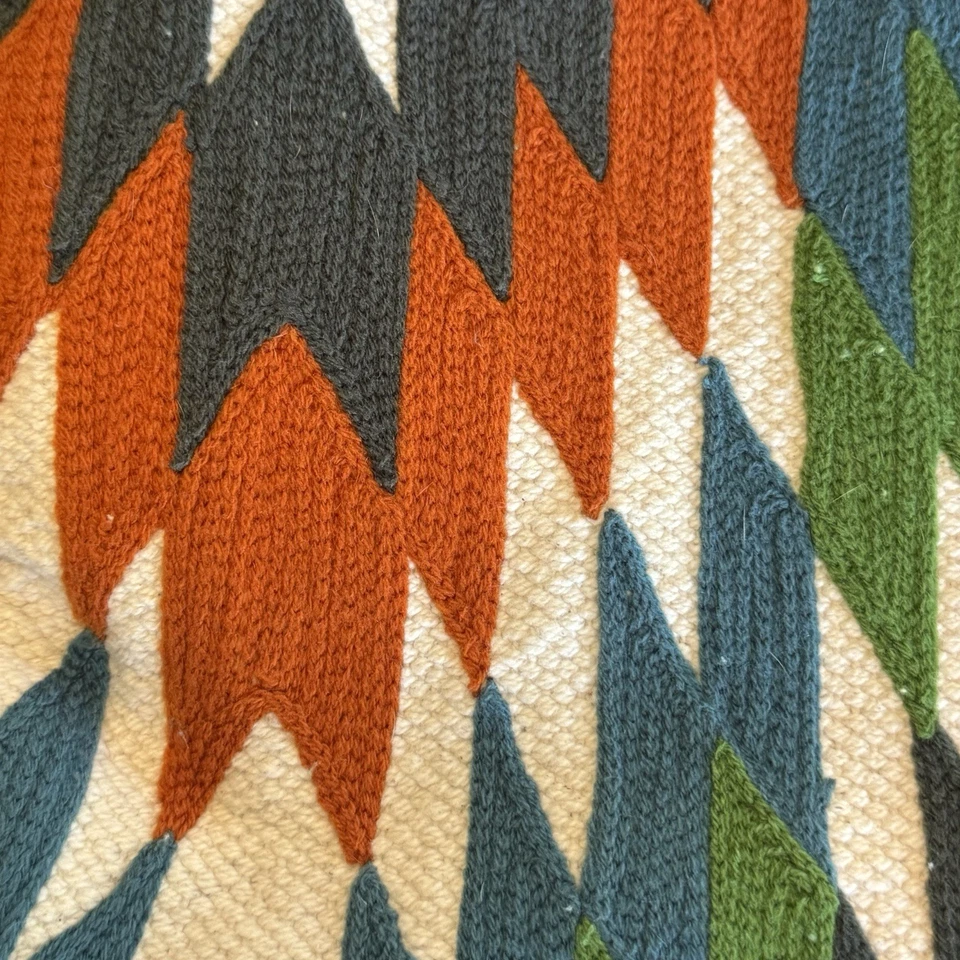 Fundas de almohada tejidas a punta de aguja Crate & Barrel Tempest 2 naranja azul verde 16x16 Foto 3 de 4