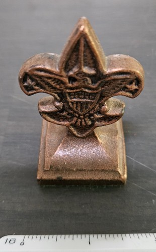 Vintage Boy Scouts of America Fleur de Lis Metall Bronze? Briefbeschwerer Ornament
