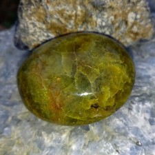 94 Gramm grüner Chloropal Opal Rohstein Pistazienopal Nr.8 Opalith Nontronit Zen