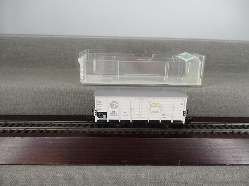 Trix Spur H0 24071 Gedeckter Güterwagen Develey Senf in OVP | Zustand: Gebraucht