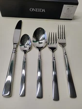 Oneida EASTON - 18/10 Stainless Steel 5pc. Place Setting (Service for One)  N/O