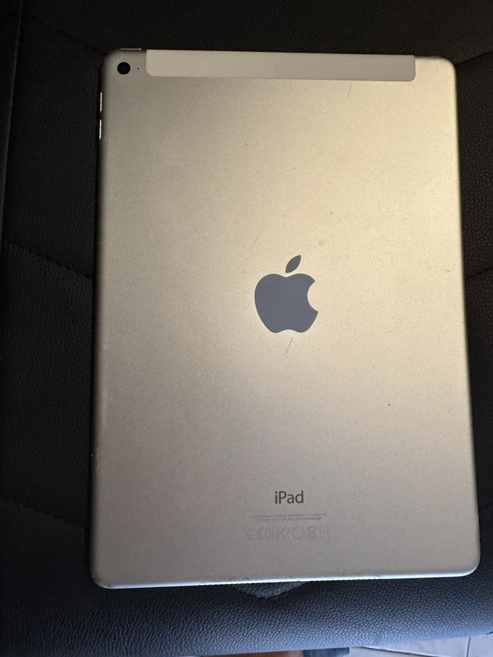 Apple iPad Air 2  2a Generazione 9.7" 32Gb Wi-Fi Tablet  -  Bianco - argento - Immagine 4 di 4