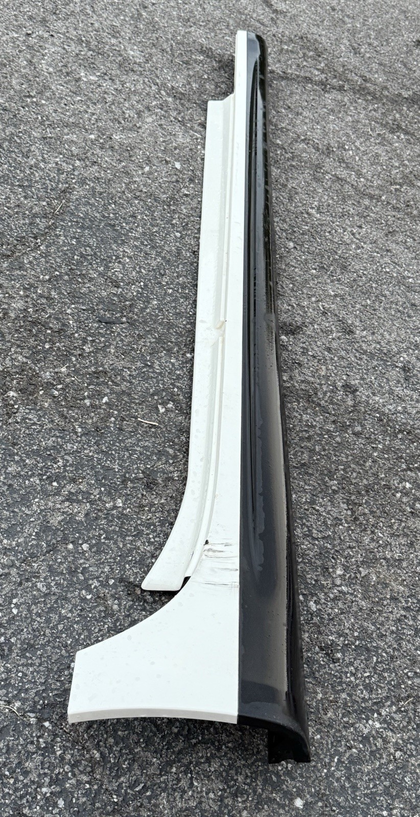 2014-2017 Maserati Ghibli OEM Right ( Passenger ) Skirt Rocker Panel Molding