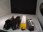 HO Scale Locomotive Lot,   Diesel + 2 box cars and a Caboose — photo 2