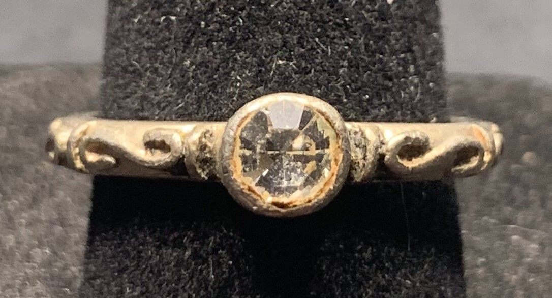 Vintage Antique Gold Tone Rhinestone CZ Ring - Size 7