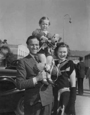 English Actor David Niven With His Wife Primula And Their Son Old Photo