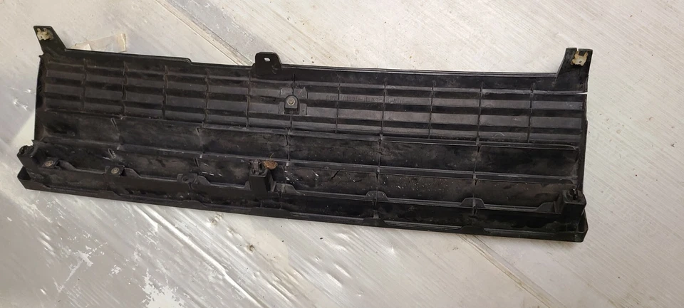 Toyota Celica GT 1985 parrilla rota Foto 4 de 4