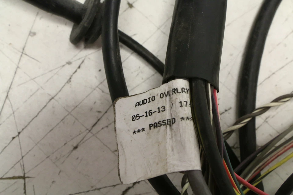 Arnés de cableado superpuesto de audio genuino Harley-Davidson Triglide 11-12 Foto 2 de 4