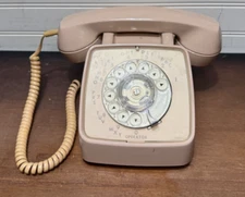 Vintage GTE Automatic Electric Rotary Dial Corded Desk Telephone  tan