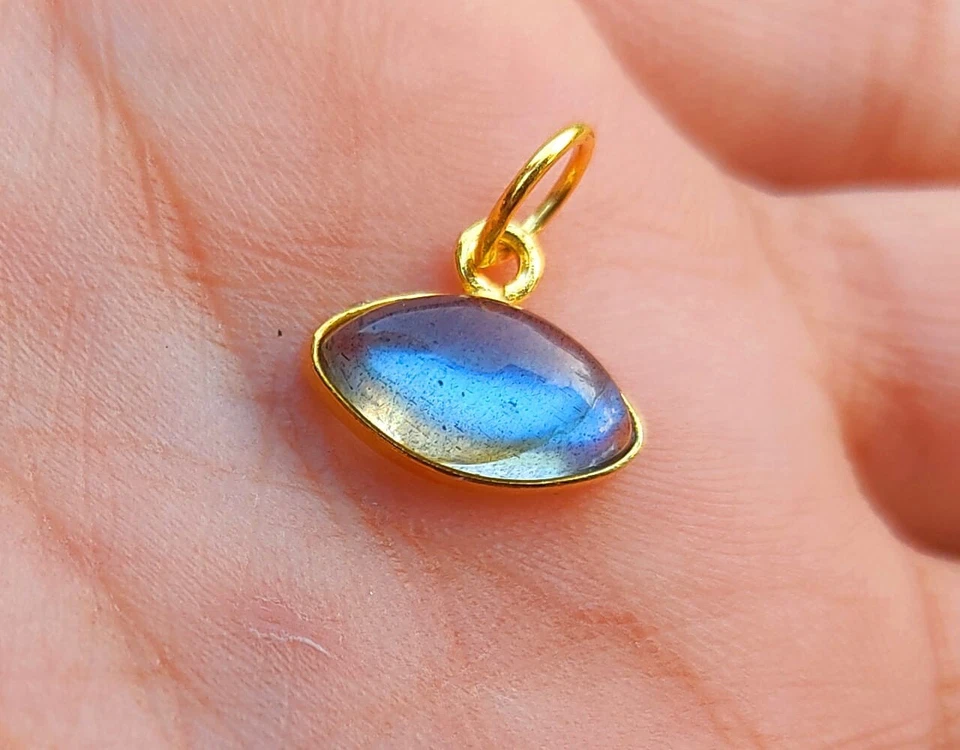 Natural Labradorite Charm Necklace, 18k Yellow Gold Pendant , Handmade Jewelry - Image 2 of 4