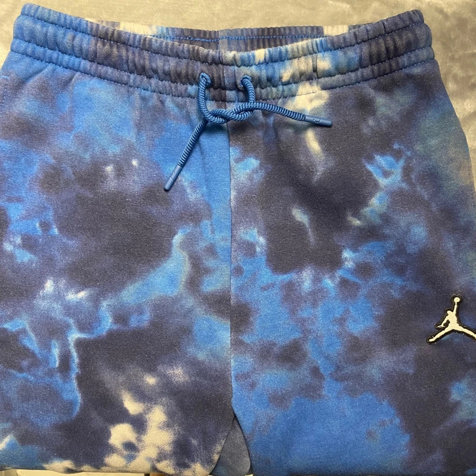 Calça de Moletom Jordan Kids Smoke Dye Tie Dye Jogger Logotipo Azul Branco Meninos Tamanho G - Imagem 2 de 4
