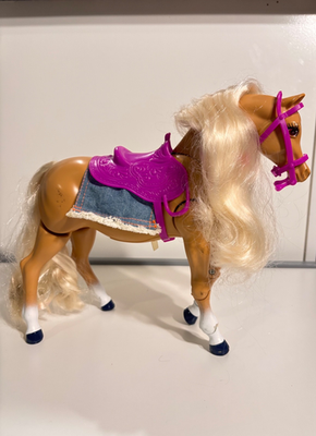 Vtg Barbie High Stepper Horse Battery Palomino Walking Horse 1994