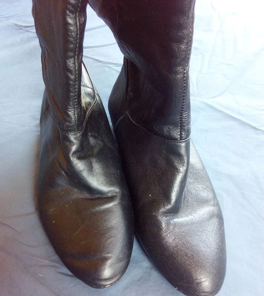 Botas planas chinas de cuero negro por encima de la rodilla para mujer talla 7,5 Foto 3 de 4