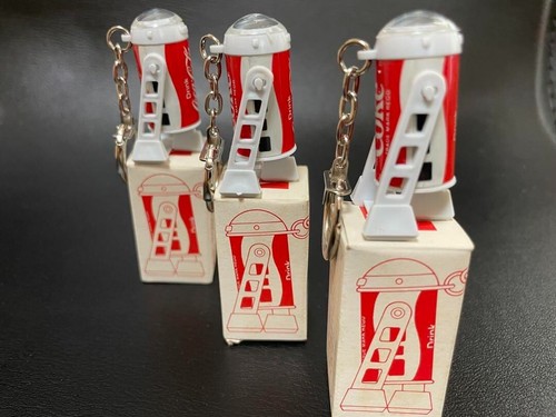 Vintage Coca-Cola STARWARS R2-D2 Keychain Set of 3 With Box - Picture 3 of 9
