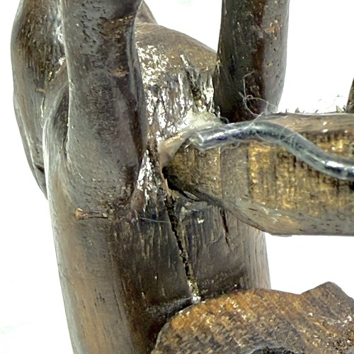 Coniglio/coniglietto su ruote in legno intagliato a mano arte popolare vintage fatto a mano - antico? - Foto 20 di 23