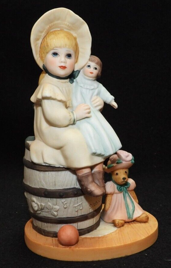 Vintage 1990 Jan Hagara Porcelain Figurine Sharice #S20603 w
