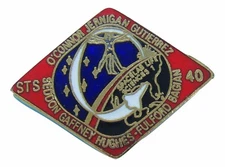 PIN Winco OFFICIAL NASA Space Shuttle STS-40 COLUMBIA vtg Cloisonne SPACELAB