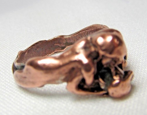 ANILLO de besos pareja desnuda talla 8,5 sin marca ~ El abrazo ~ erótico ~ Kama Sutra - Imagen 8 de 9