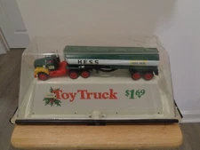 HESS OIL COMPANY 1972-74 HESS TANKER SPLIT WINDOW GAS PUMP PLASTIC TOPPER