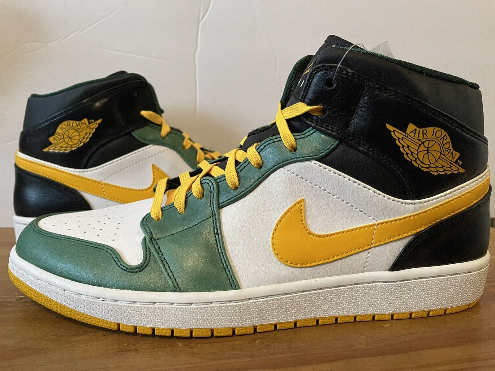 green and gold air jordans