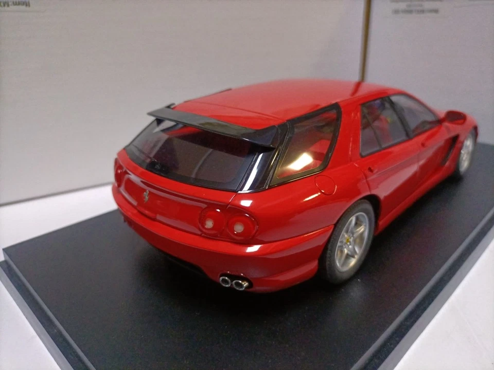 Matrix 1:18 Ferrari 456 Pininfarina Silver Red Hunting Travel Car Model - Image 2 of 4
