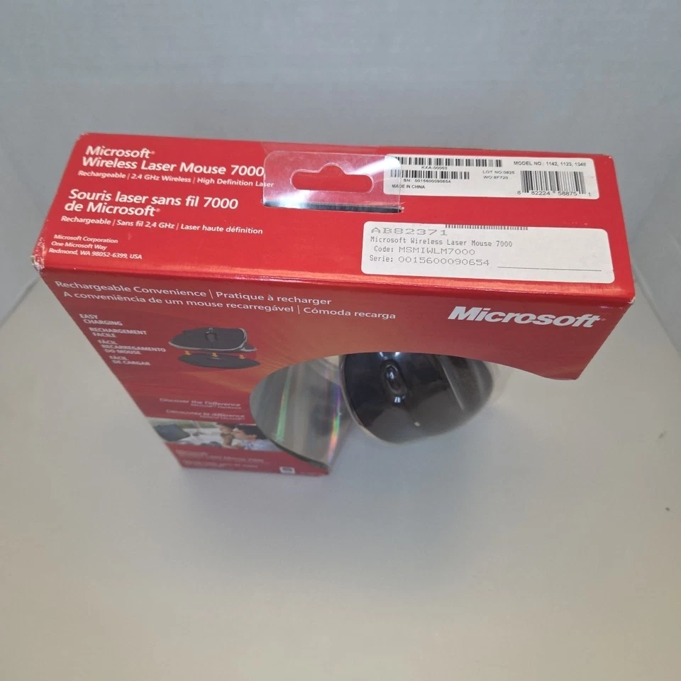 Microsoft Wireless Rechargeable Laser Mouse 7000 Mac/Windows (KXA-00003) - Image 2 of 4