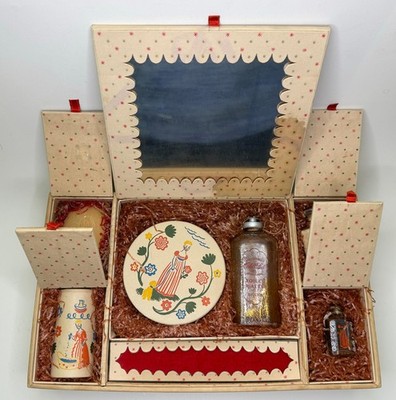 Vintage 1937 Old Spice Shulton Inc Early American Vanity Box Hoboken, NJ