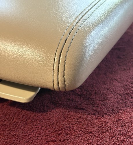 06-11 Cadillac DTS/Buick Lucerne Center Console Lid Armrest Cashmere w/Storage - Picture 6 of 22