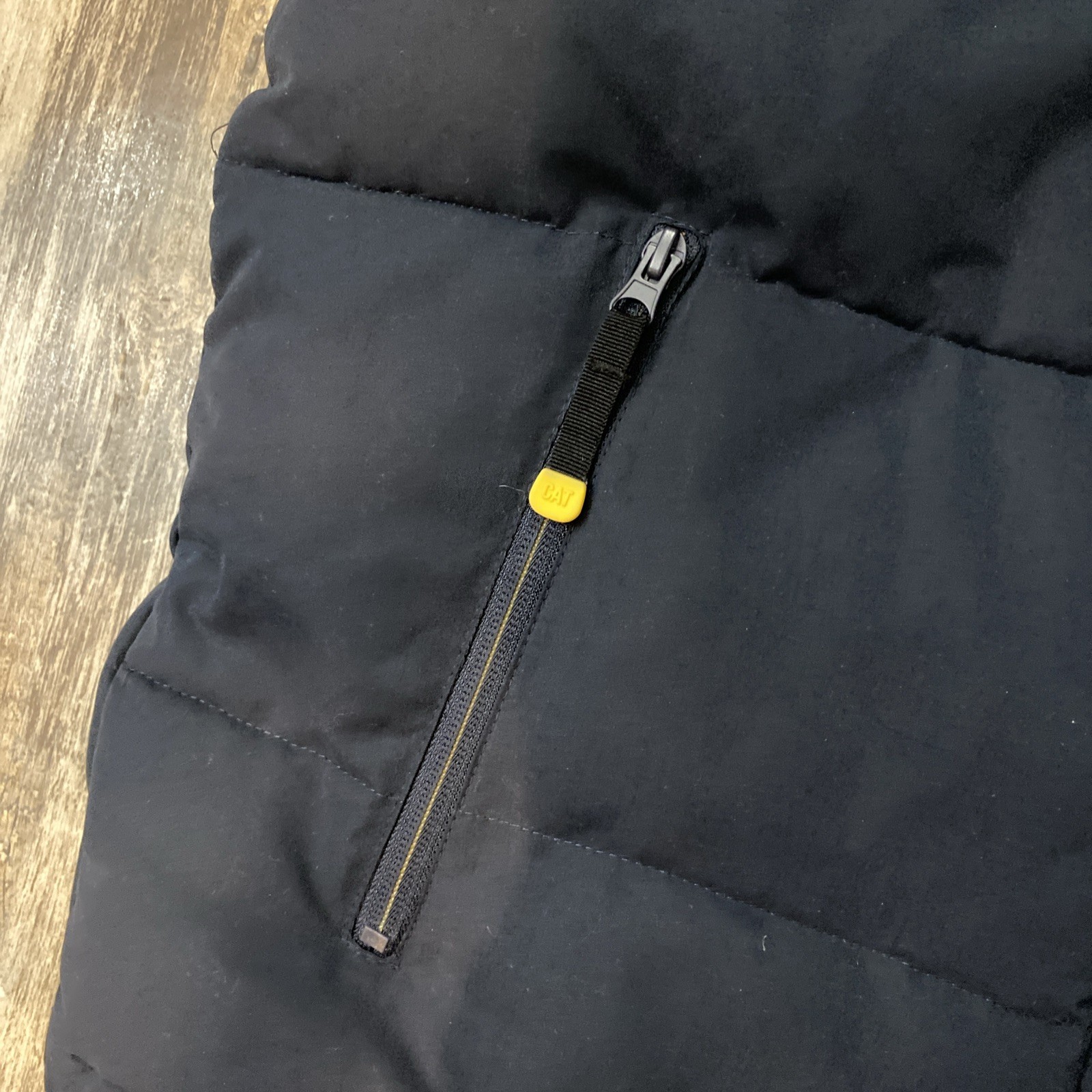 CAT Caterpillar Workwear Men’s Navy Blue Polyester Full Zip Puffer Vest Size M