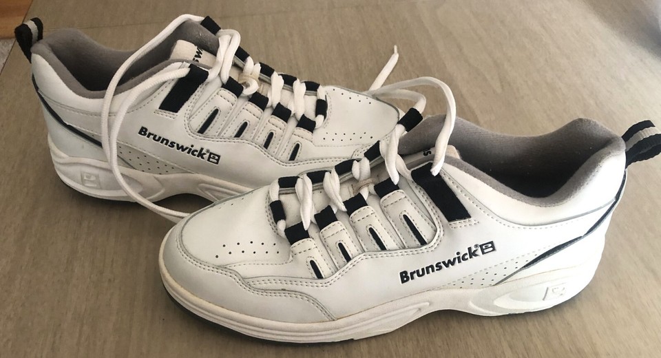 Men's Brunswick 9.5M Bowling Shoes & Robby's Original Brown Wrist Brace