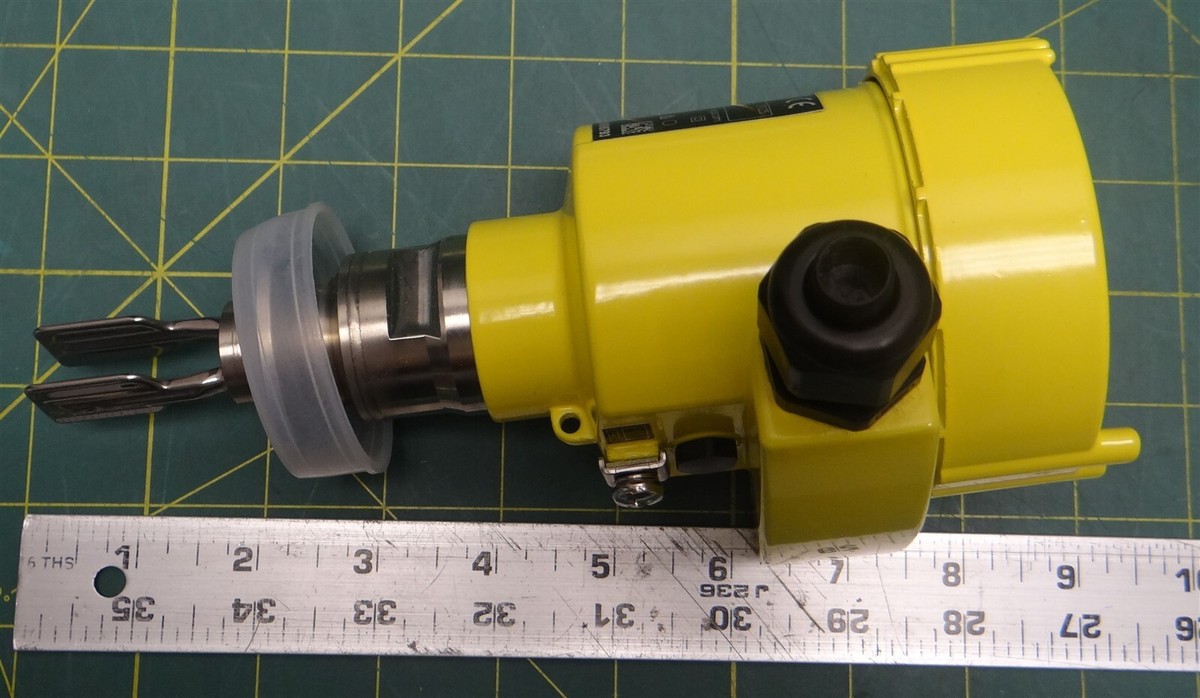 VEGASWING 61.XXCBPXMTX Transistor Vibration Level Switch for