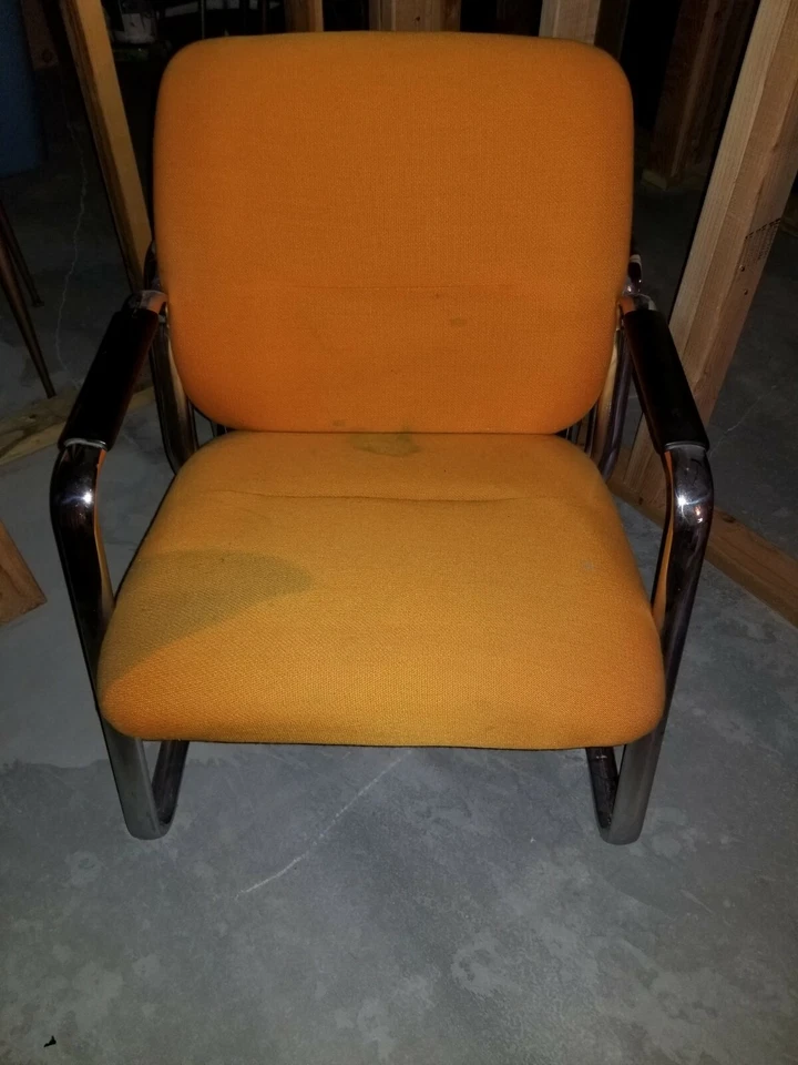 Cadeira de escritório/trenó cromada retrô meados do século tecido laranja - Imagem 2 de 4